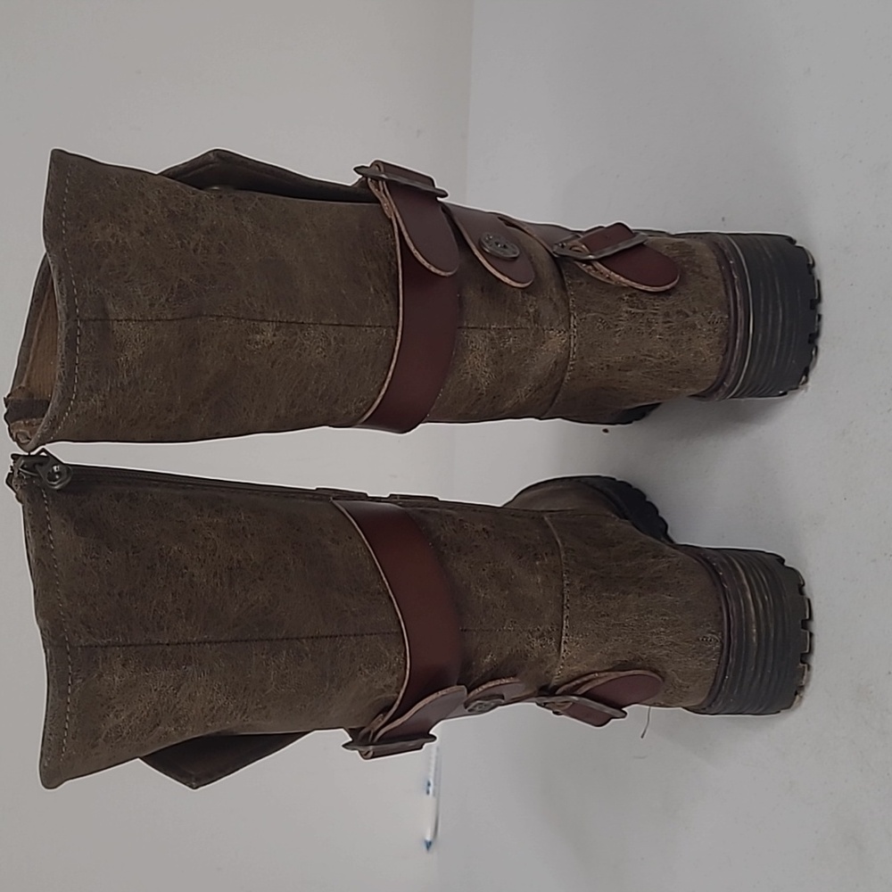 Super Cute Blowfish Distressed Faux Leather Boots Size 7.5. - Picture 5 of 7